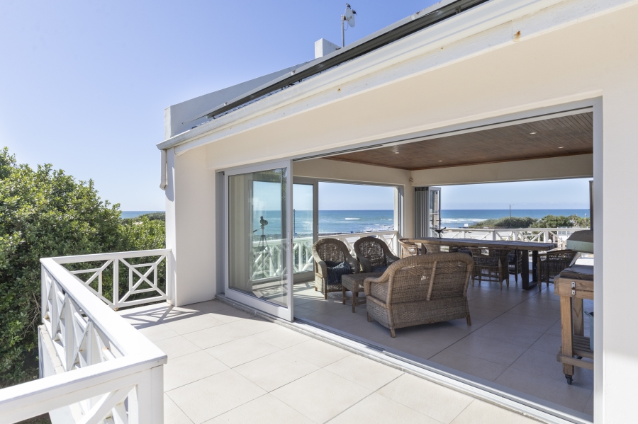 6 Bedroom Property for Sale in West Beach Eastern Cape